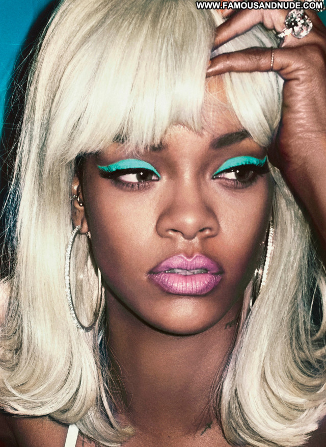 Rihanna V Magazine Babe Celebrity Fashion Sexy Summer Singer American