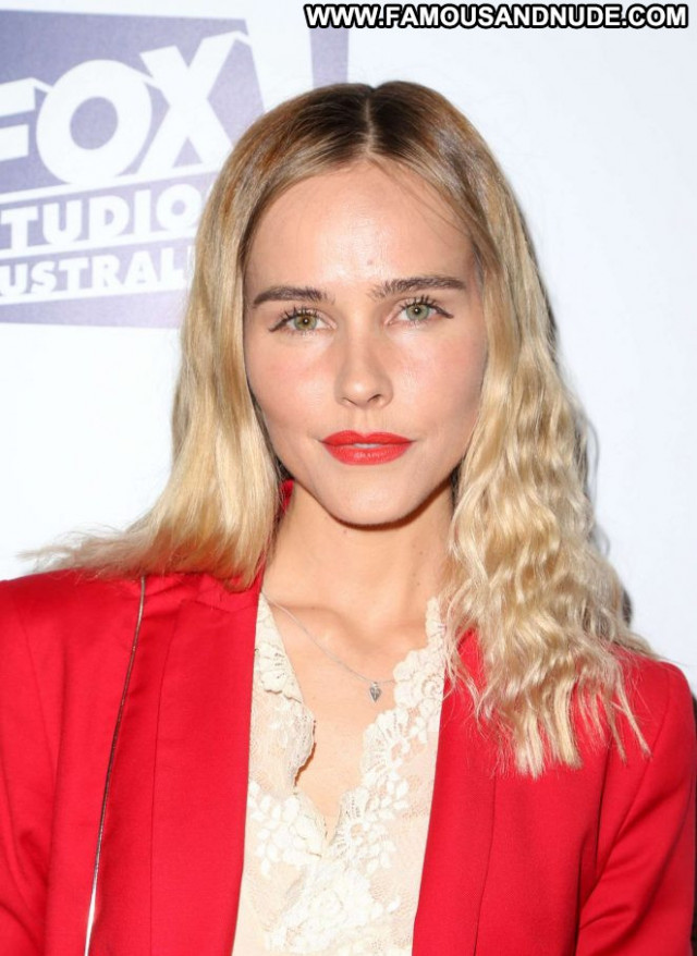 Isabel Lucas No Source Awards Celebrity Paparazzi Beautiful Posing