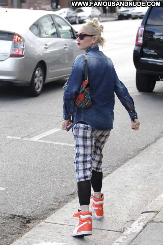 Gwen Stefani Studio City Posing Hot Paparazzi Celebrity Babe