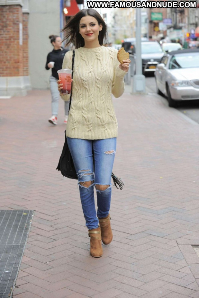 Victoria Justice Posing Hot Celebrity Babe Beautiful Paparazzi