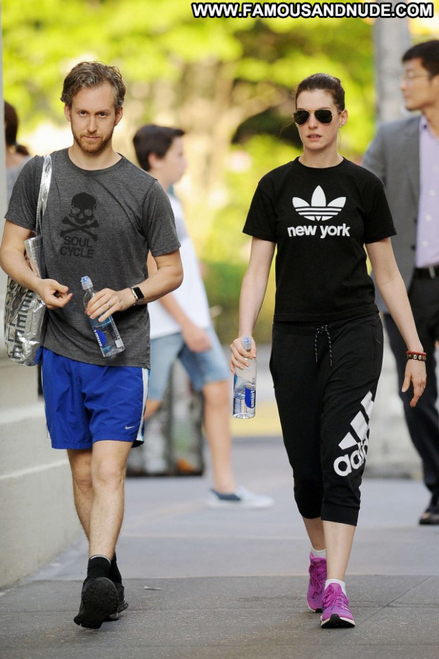 Anne Hathaway Celebrity Babe Hat Posing Hot Paparazzi Beautiful Nyc