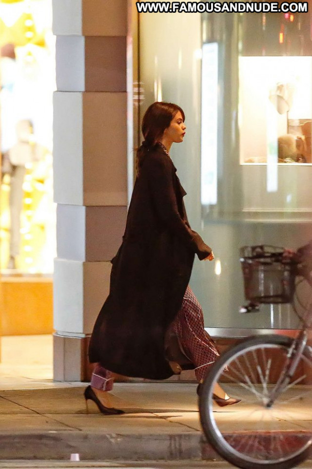 Selena Gomez Babe Paparazzi Beautiful Celebrity Posing Hot Actress Selena Gomez Babe Paparazzi Beautiful Celebrity Posing Hot Actress