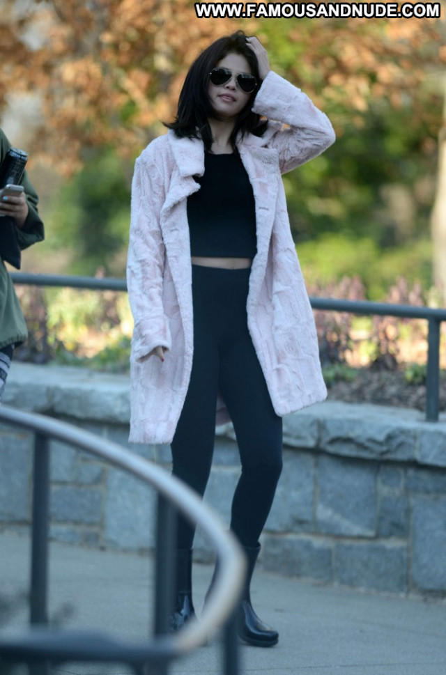 Selena Gomez Beautiful Paparazzi Babe Celebrity Posing Hot Hot Sexy Selena Gomez Beautiful Paparazzi Babe Celebrity Posing Hot Hot Sexy