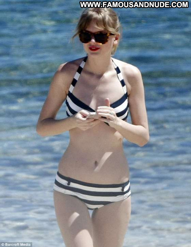 Taylor Swift Bikini Babe Posing Hot Beautiful Paparazzi Celebrity