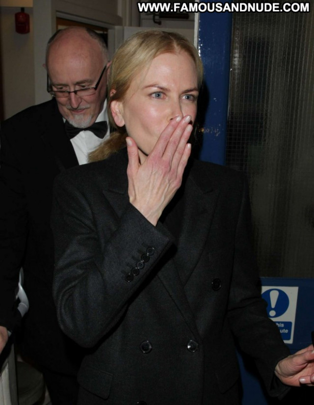 Nicole Kidman Paparazzi Babe Beautiful London Posing Hot Celebrity