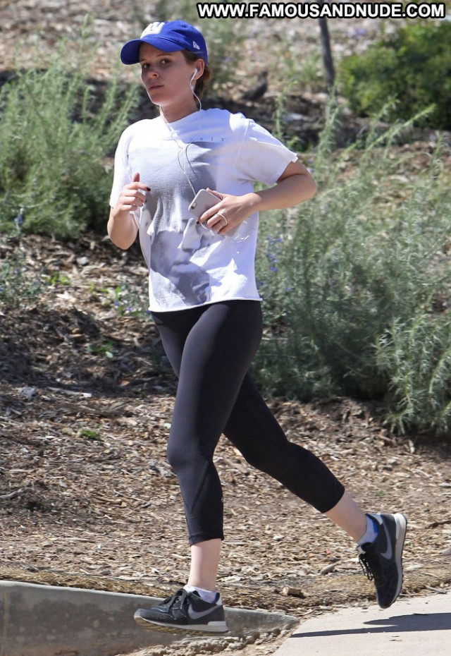 Kate Mara Los Angeles Celebrity Beautiful Jogging Posing Hot Babe
