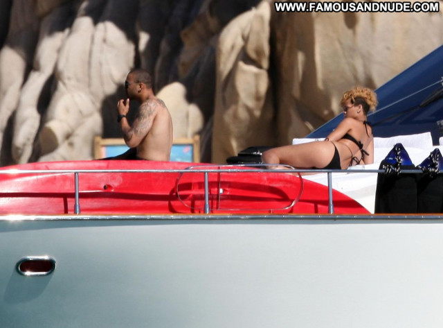 Rihanna Celebrity Black Bikini Beautiful Mexico Paparazzi Babe Yacht