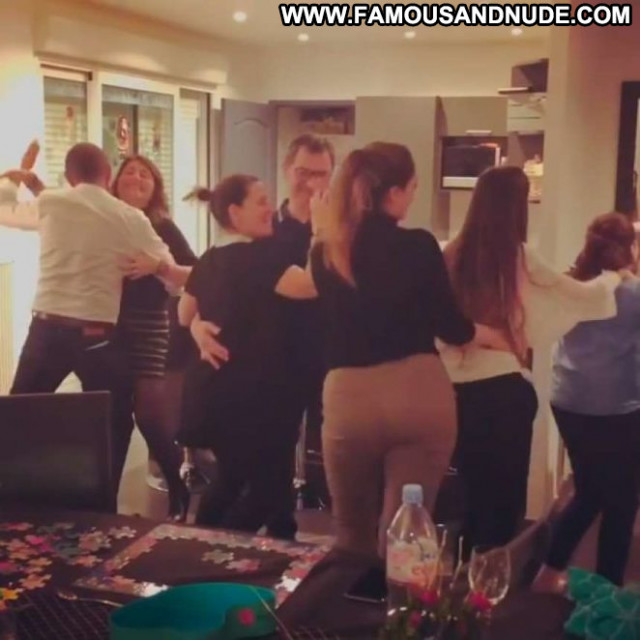 Kelly Brook No Source Paris Posing Hot Dancing Paparazzi Babe Kelly Brook No Source Paris Posing Hot Dancing Paparazzi Babe