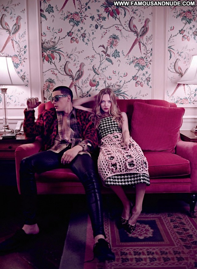 Amanda Seyfried Fashion Show Sensual Beautiful Nice Gorgeous Hot