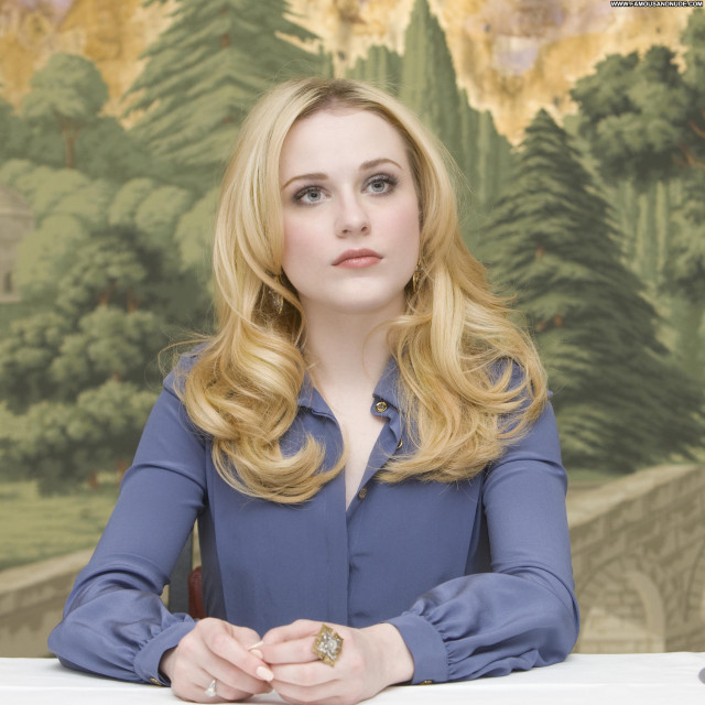 Evan Rachel Wood Mildred Pierce Stunning London Celebrity Nice Sultry