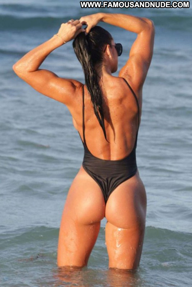 Michelle Lewin Beautiful Babe Sexy Posing Hot Celebrity