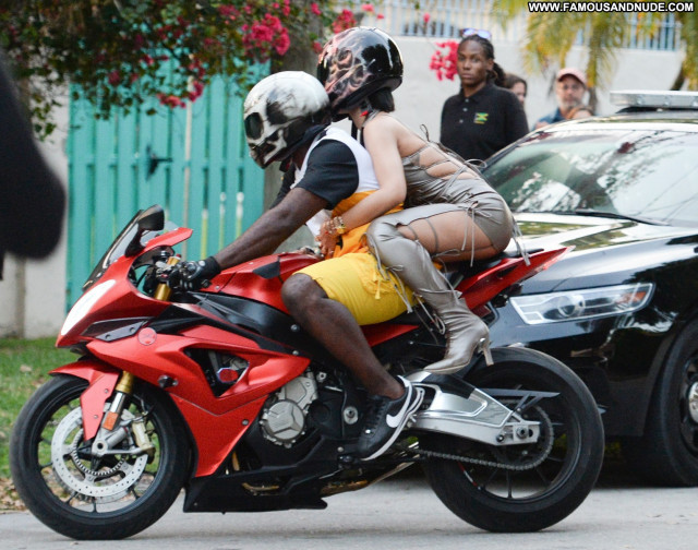 Rihanna Topless Photoshoot  Photoshoot Celebrity Beautiful Topless