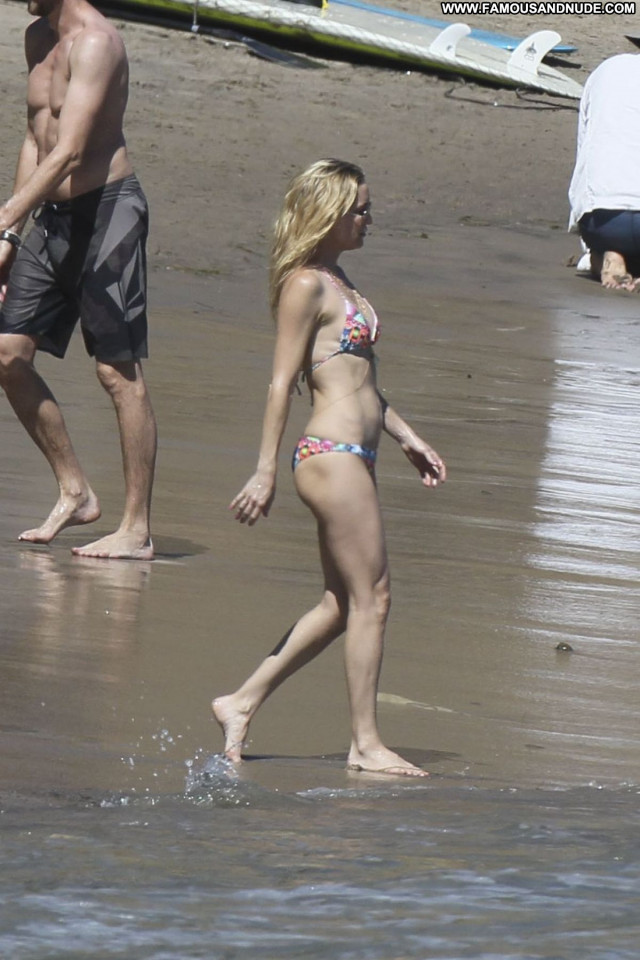 Kate Hudson The Beach Posing Hot Bikini Beautiful Beach Candids