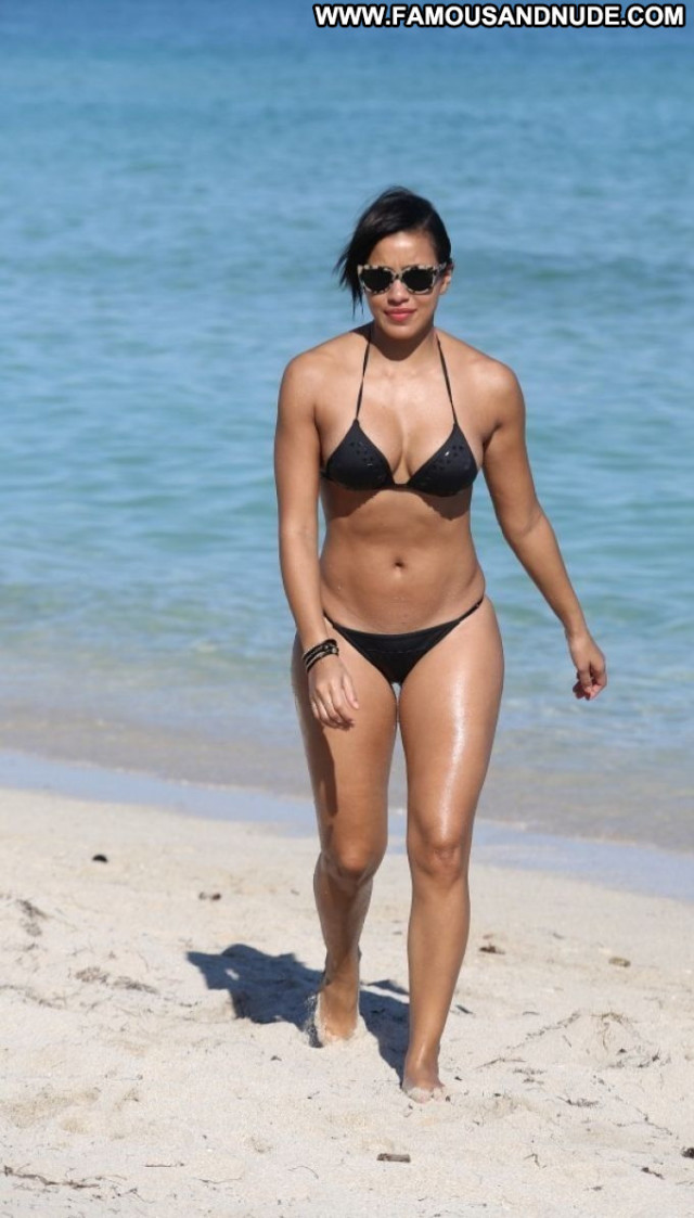 Julissa Bermudez No Source Bikini Posing Hot Beautiful Babe Celebrity
