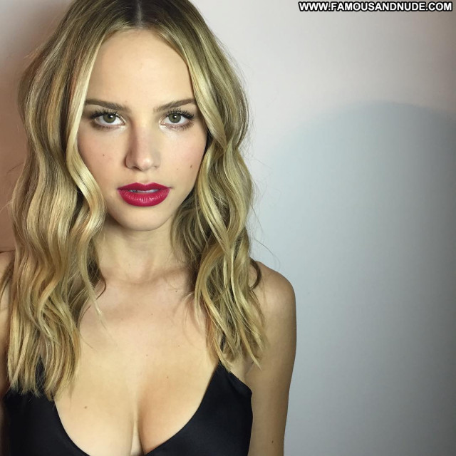 Halston Sage No Source Babe Actress American Hot Sexy Celebrity