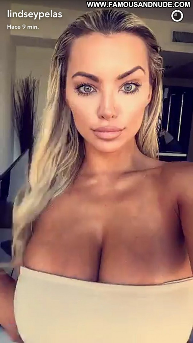 Lindsey Pelas Sexy Celebrity Posing Hot Model Beautiful Babe Snapchat