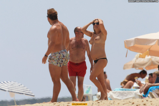 Zoe Hardman Ibiza Celebrity Babe Topless Posing Hot Toples