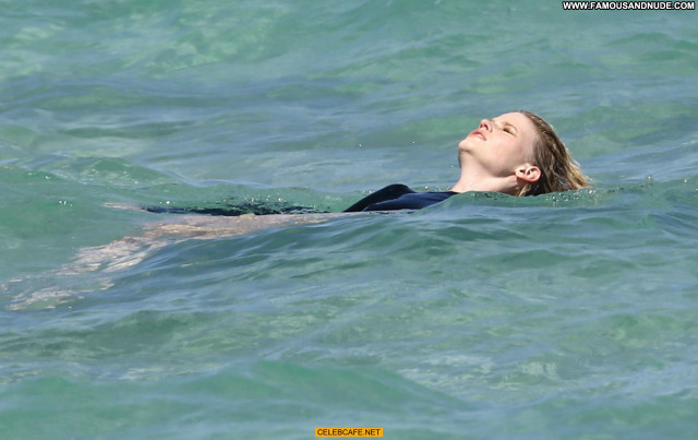 Lara Stone Miami Beach Beautiful Beach Topless Celebrity Posing Hot