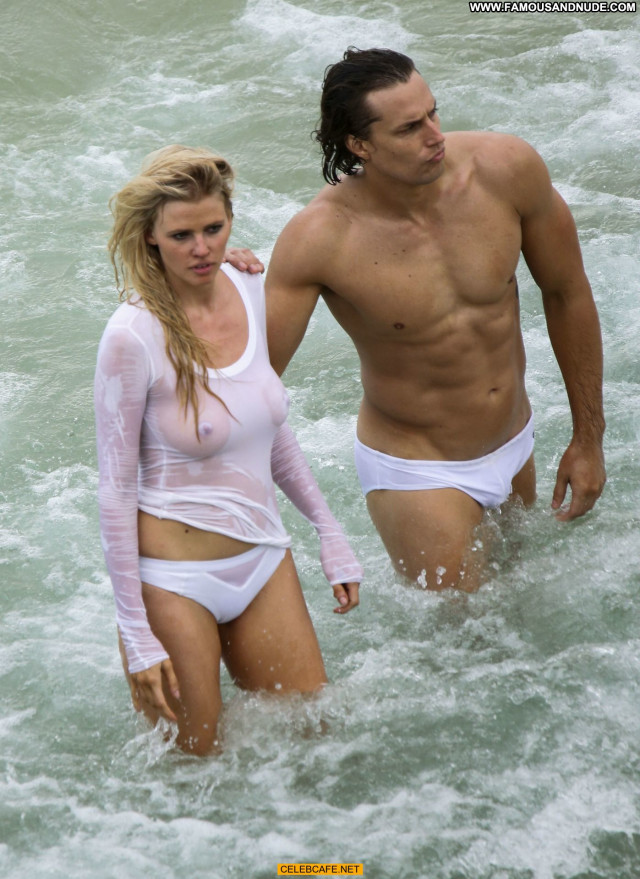 Lara Stone No Source Celebrity Beautiful Posing Hot Babe Wet See