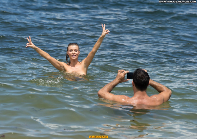 Joanna Krupa The Beach Posing Hot Beautiful Beach Babe Celebrity