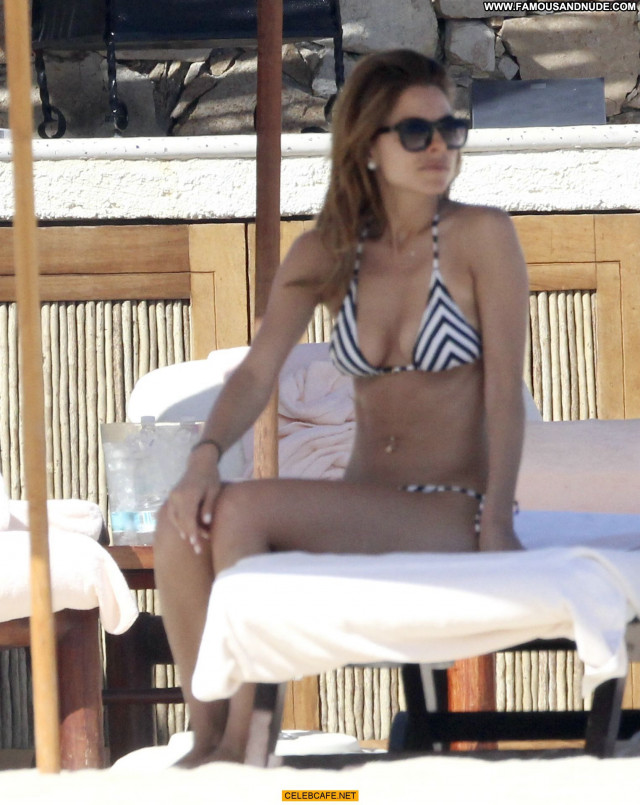 Maria Menounos Paparazzi Shots Poolside Beautiful Posing Hot