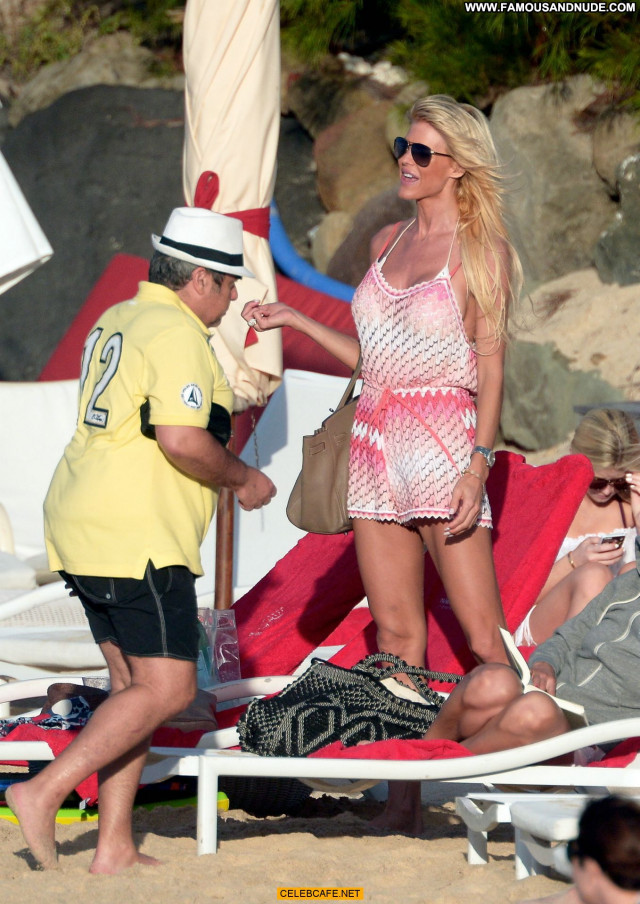 Victoria Silvstedt No Source Sex Celebrity Bikini Babe Posing Hot Bar