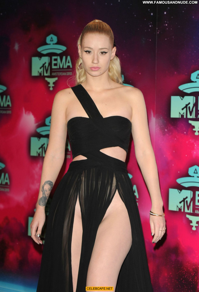 Iggy Azalea No Source Posing Hot Europe Wardrobe Malfunction Awards