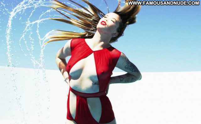 Ireland Baldwin Photo Shoot Photo Shoot Posing Hot Ireland Pool