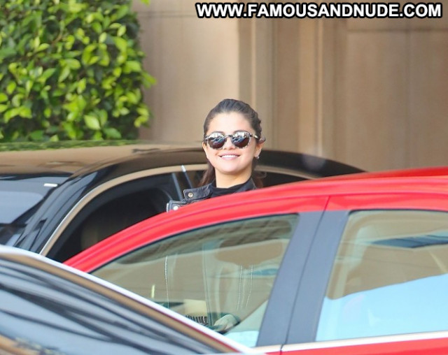 Selena Gomez Beverly Hills Babe Paparazzi Hotel Beautiful Posing Hot