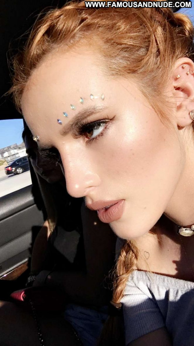 Bella Thorne Posing Hot Celebrity Paparazzi Babe Beautiful Gorgeous