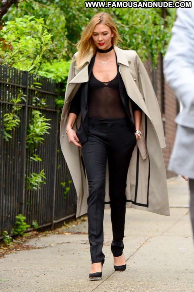 Karlie Kloss New York New York Posing Hot Babe Paparazzi Celebrity