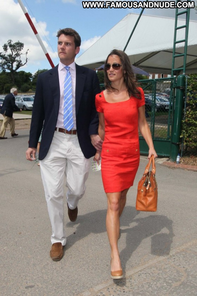 Pippa Middleton Babe Paparazzi Posing Hot Beautiful Celebrity Female