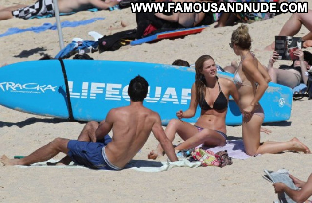 Samara Weaving Babe Bikini Paparazzi Beach Celebrity Posing Hot
