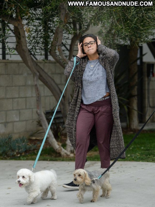 Gina Rodriguez No Source Celebrity Babe Beautiful Paparazzi Posing