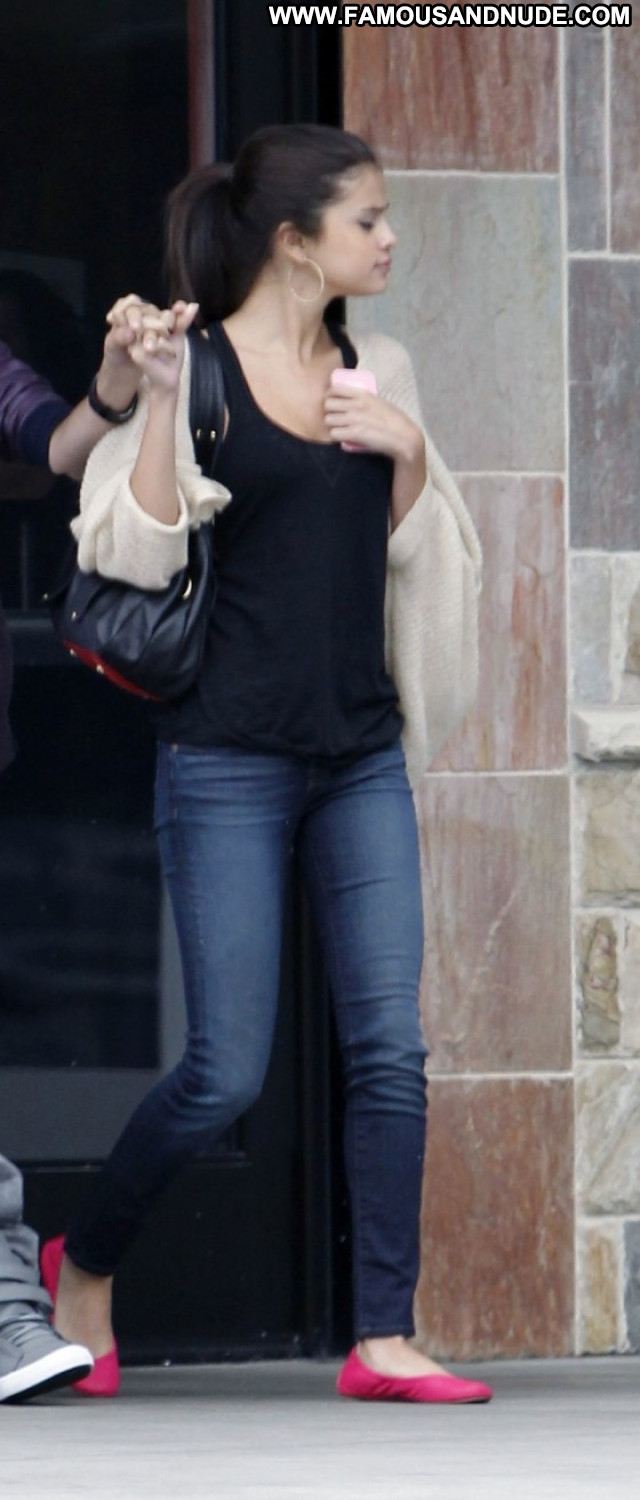 Selena Gomez Los Angeles Paparazzi Beautiful Candids Posing Hot Babe