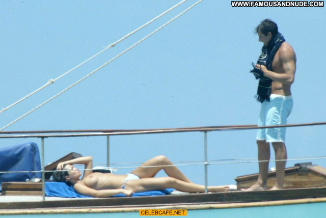 Manuela Arcuri No Source Topless Celebrity Yacht Babe Beautiful