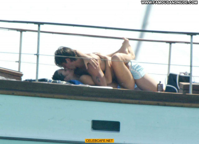 Manuela Arcuri No Source Toples Yacht Topless Beautiful Babe Posing