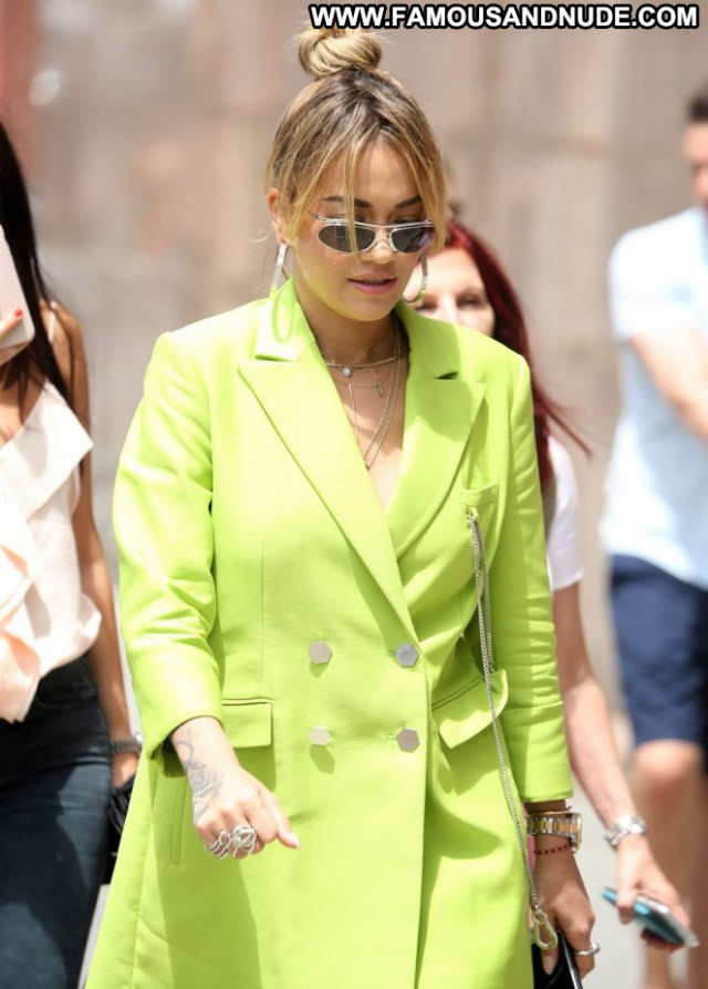Rita Ora New York Posing Hot Paparazzi Beautiful Celebrity New York