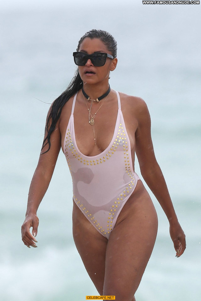 Claudia Jordan No Source Wet Tit Slip Babe See Through Beautiful