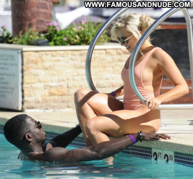 Gabby Allen Las Vegas Babe Pool Posing Hot Beautiful Bikini Celebrity
