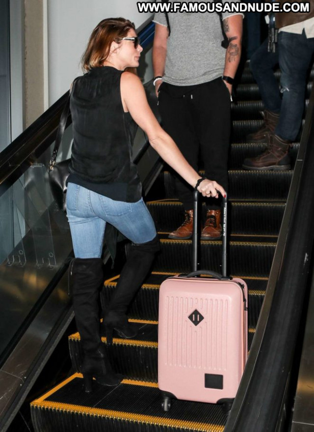 Ashley Greene Lax Airport Jeans Babe Paparazzi Posing Hot Lax Airport