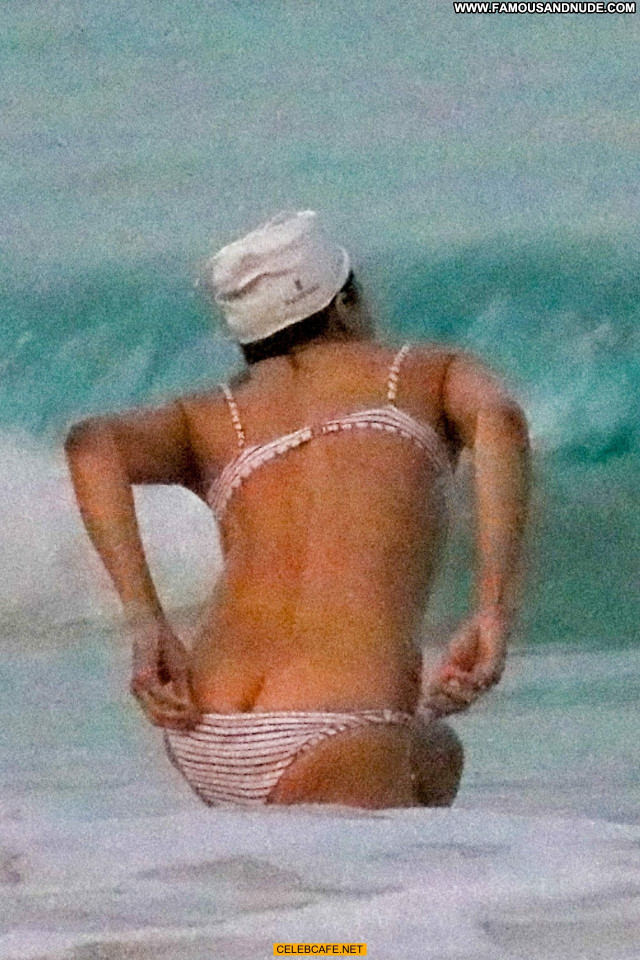Michelle Rodriguez No Source Nipple Slip Babe Beach Beautiful Posing