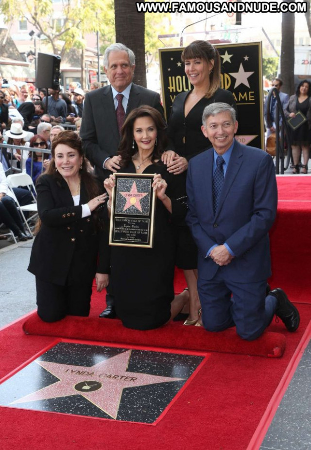 Lynda Carter Hollywood Walk Of Fame Car Hollywood Paparazzi Babe