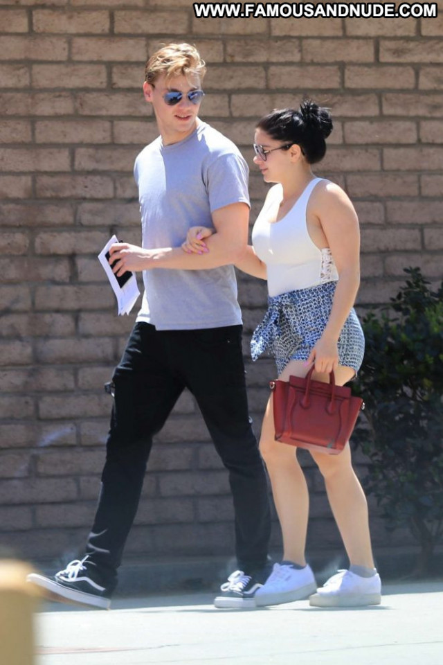 Ariel Winter Los Angeles Paparazzi Beautiful Winter Shorts Babe Los