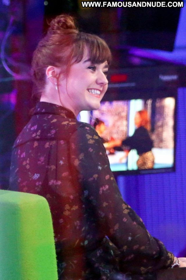 Maisie Williams No Source London Celebrity Posing Hot Paparazzi