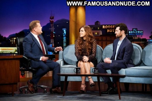Riley Keough The Late Late Show Celebrity Posing Hot Babe Beautiful