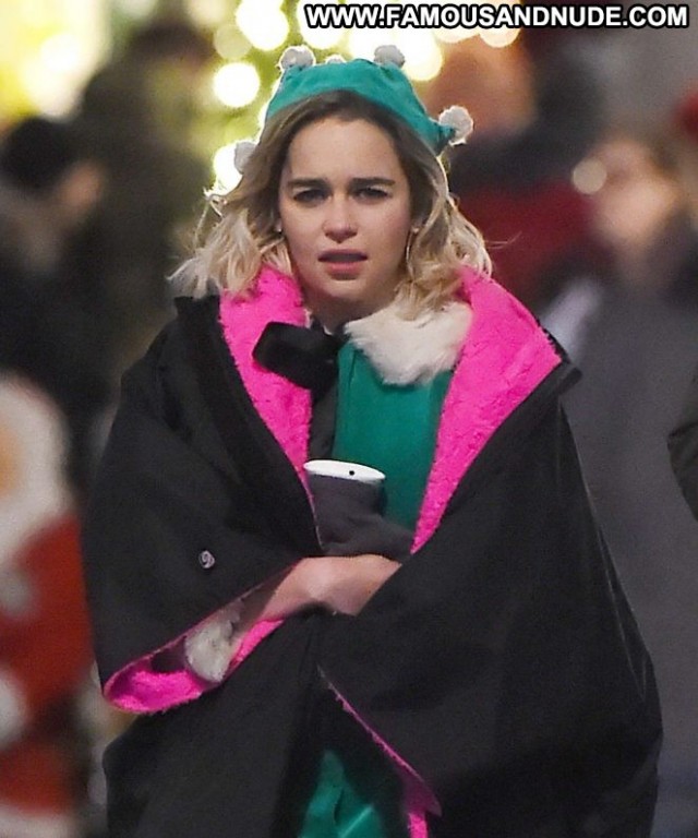 Emilia Clarke No Source Babe Paparazzi London Christmas Celebrity