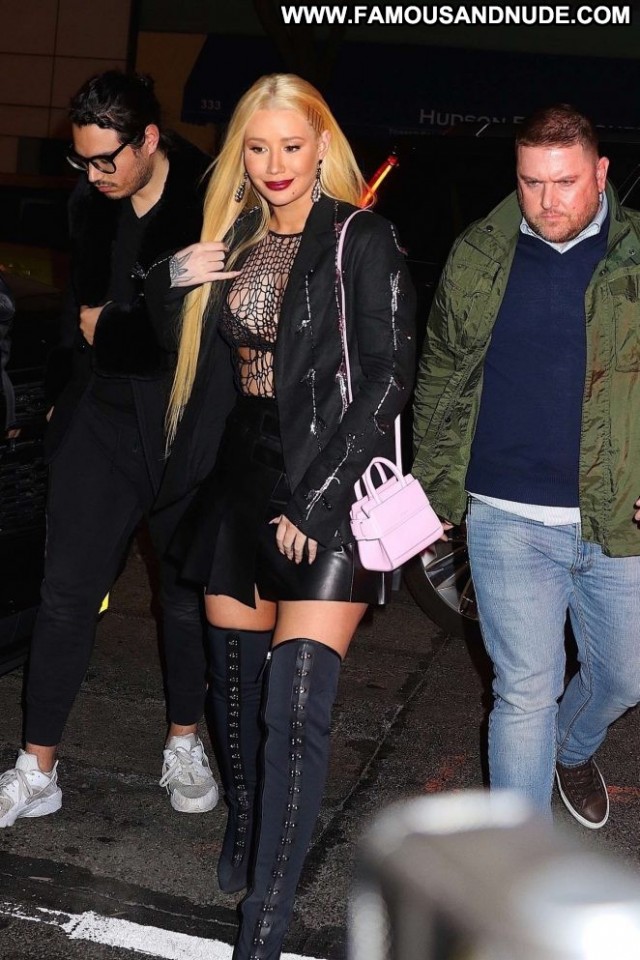 Iggy Azalea New York Celebrity Posing Hot Babe New York Paparazzi