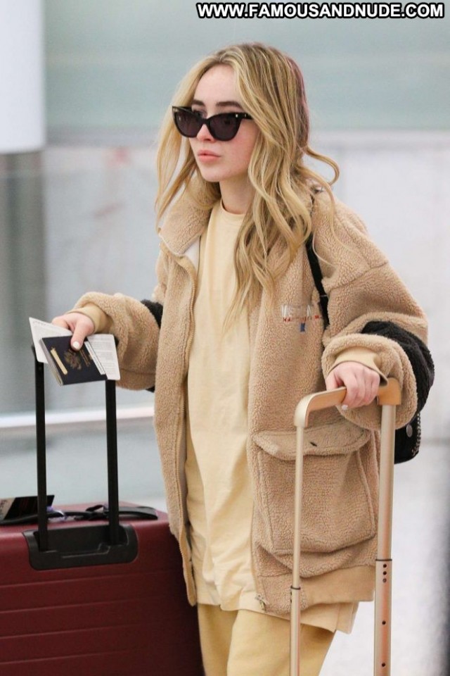 Sabrina Carpenter No Source  Posing Hot Paparazzi Babe Celebrity Car