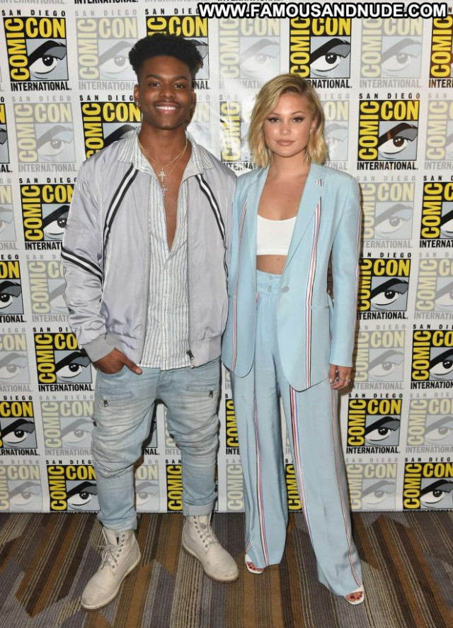 Olivia Holt No Source Babe Celebrity Beautiful Paparazzi Posing Hot